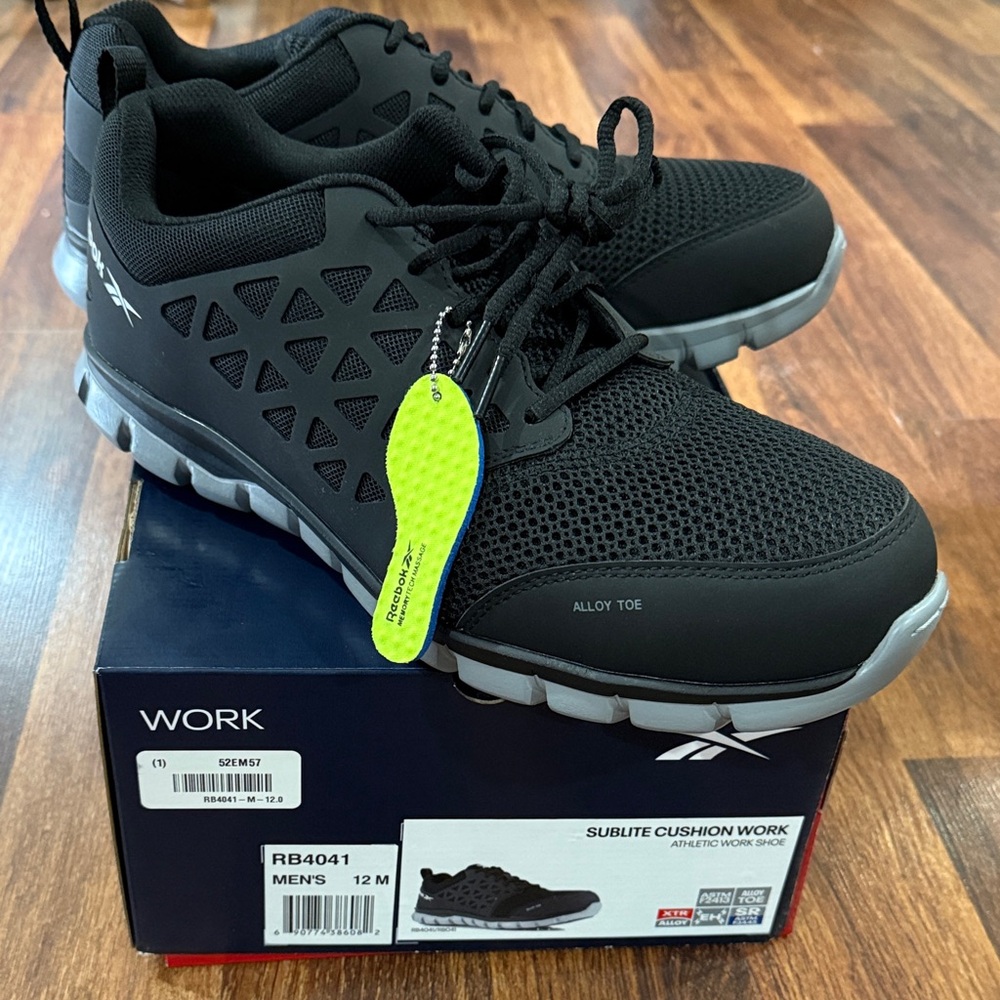 Reebok Men's Black and Gray Athletic Shoes